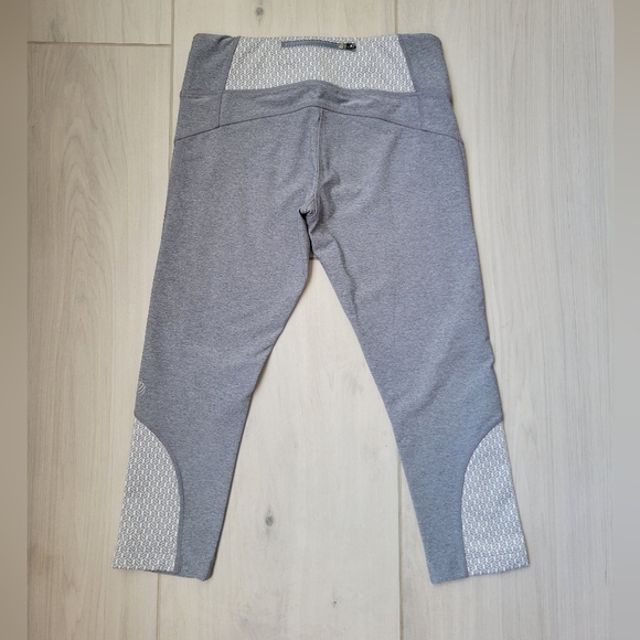 Capri Leggings Size Small Gray & White Mid-Waist - Picture 5 of 6